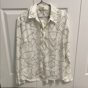Reitmans White and Black Abstract Blouse